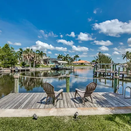 Family-Friendly Electric-Heated Pool Home On Freshwater Canal With Bikes! - Villa Paige